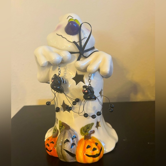 Blue Sky Ghost - Picture 1 of 4